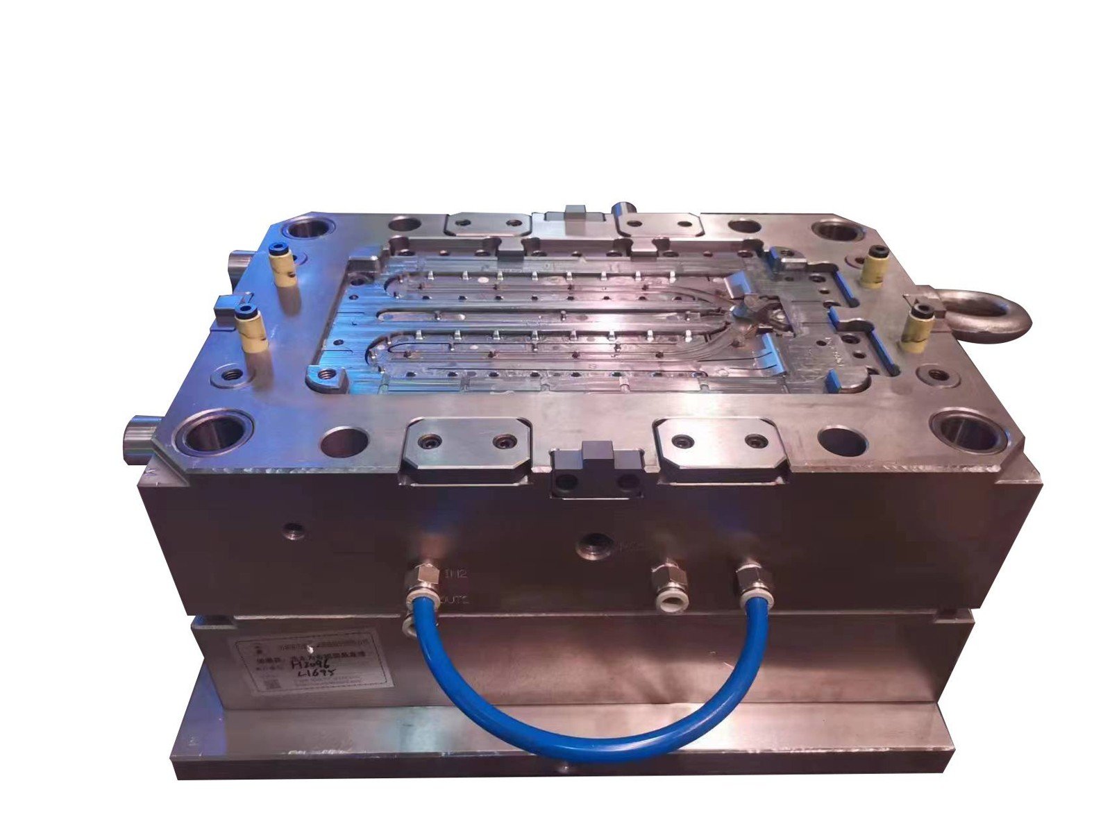 Household-Plastic Injection-Mould Workshop equipment and production reference